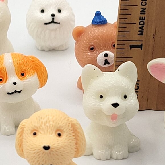 12 Assorted Breeds of Puppy Dogs Sitting  Miniatures Resin 1" Figurines - Picture 7 of 8